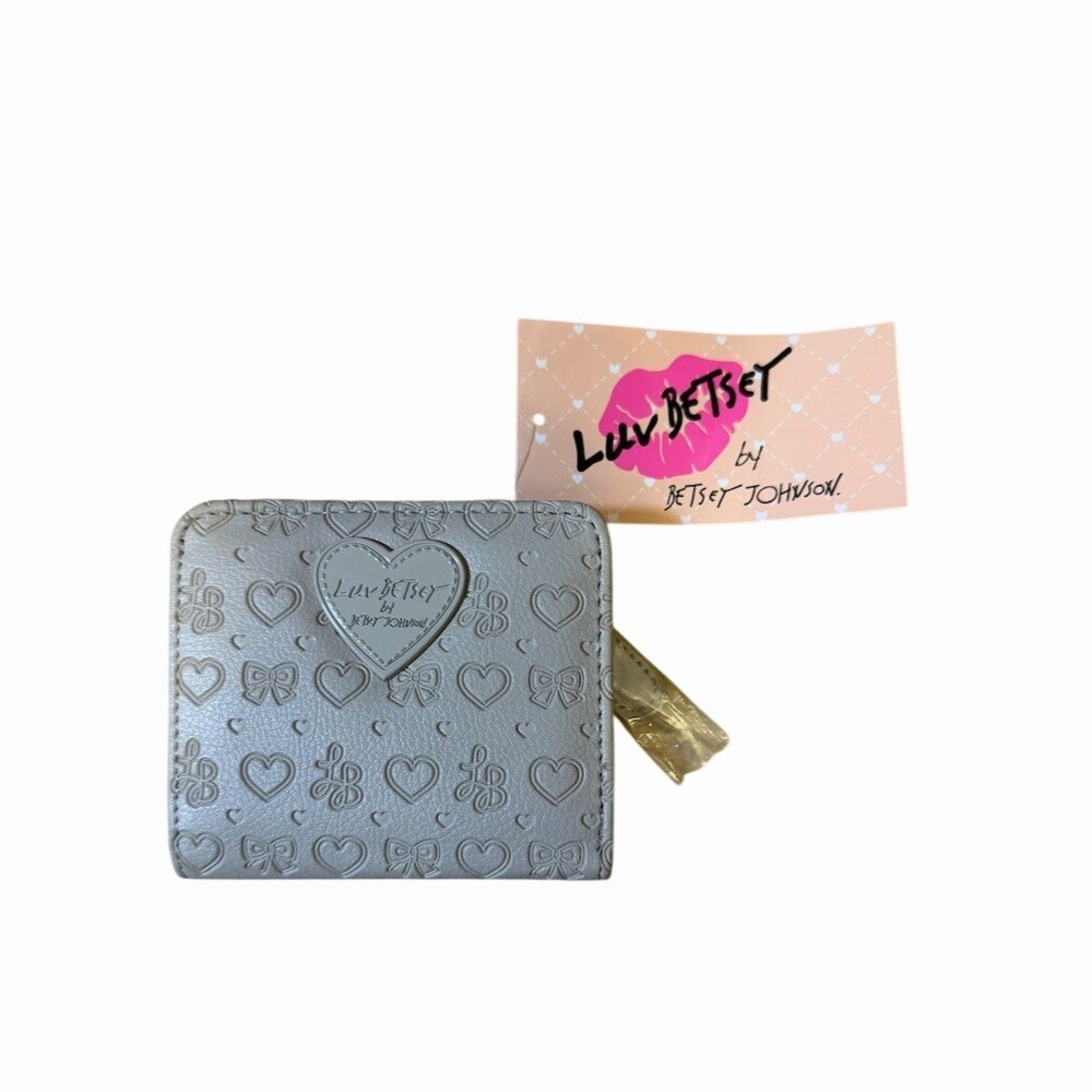 Betsey Johnson Wallet Beige Zip-Around BNWT